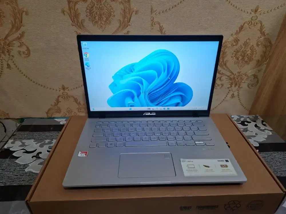 Laptop ASUS VIVOBOOK X409BA - AMD A4 -4GB -SSD 256GB -Desagner OK