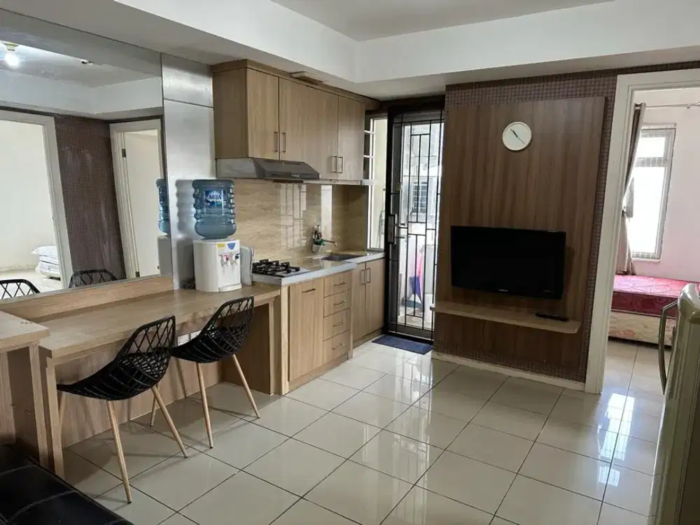 ready disewakan apartemen green lake sunter,tipe 2bedrooms full furnished,view danau dan kolam renang,AC 2,sewa 25 juta untuk 6 bln