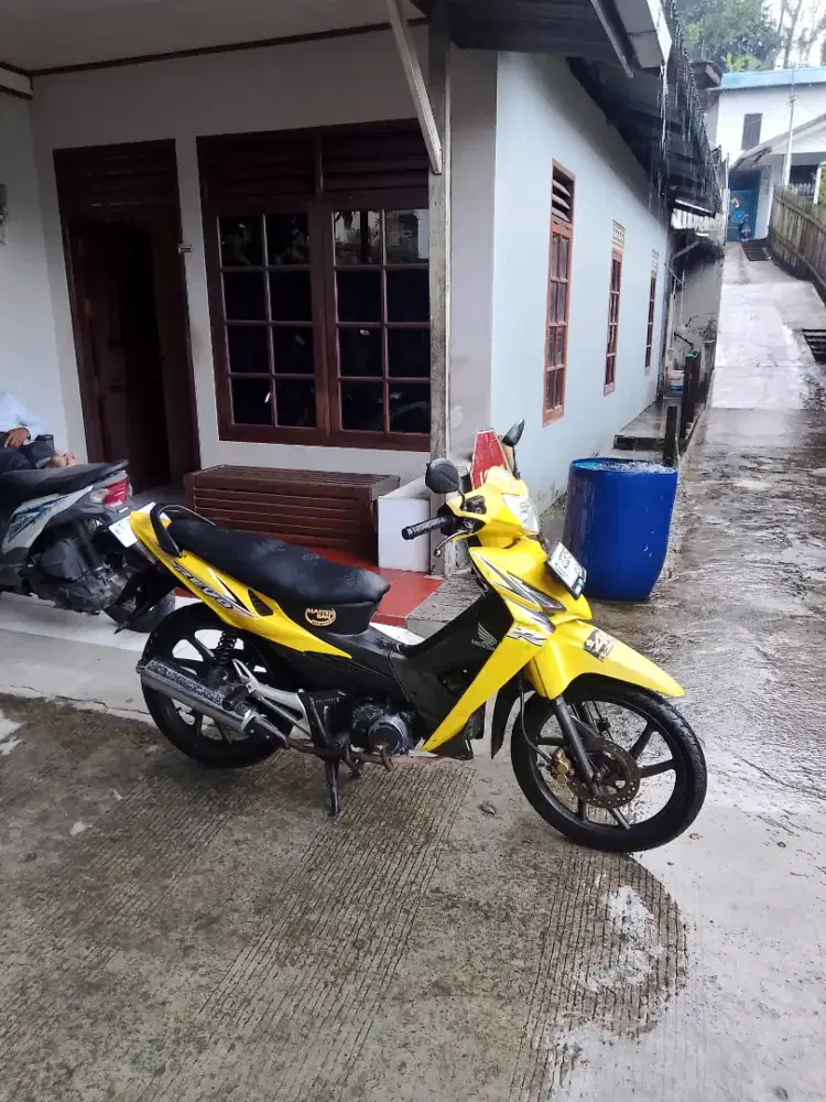 Honda  Revo  cw