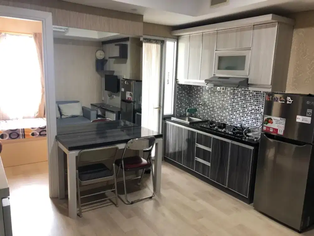 disewa apartemen green lake sunter,2kamar,furnished,siap huni,luas 42,lantai tengah,view pool