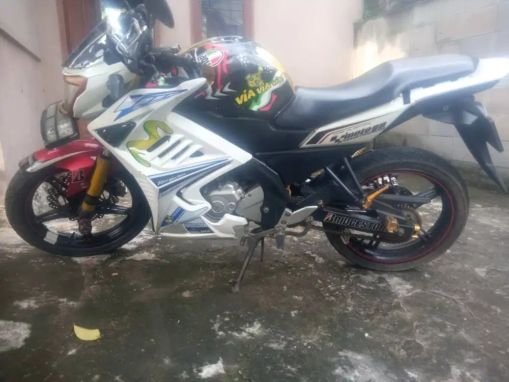 YAMAHA VIXION GOOD LOOKING