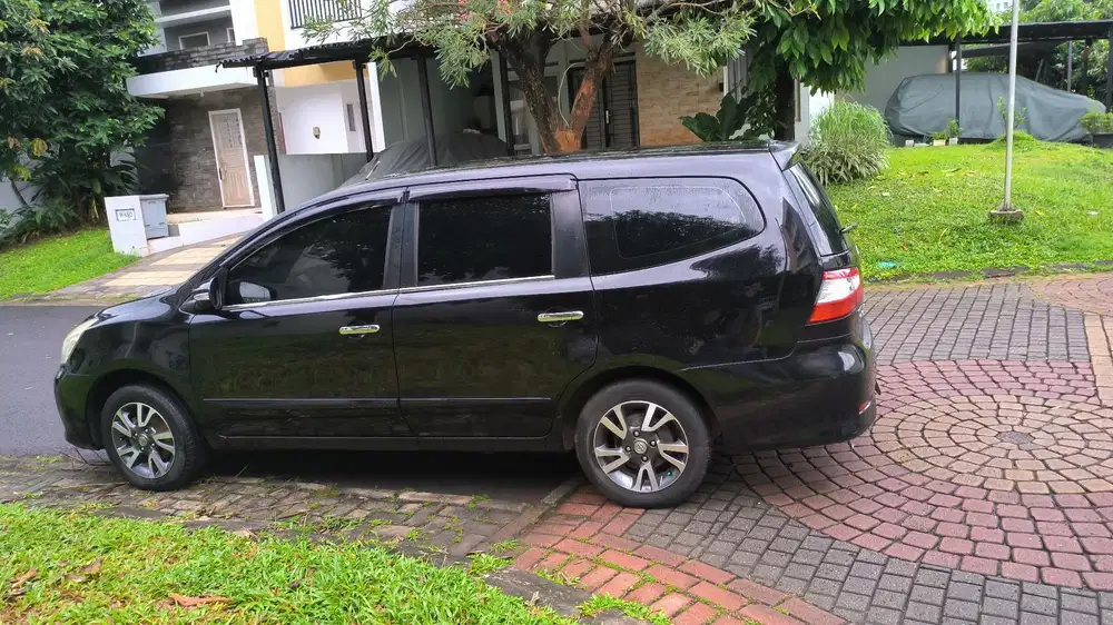 Nissan Grand livina 2018 Bensin pajak hidup jual cepat cash 93 juta