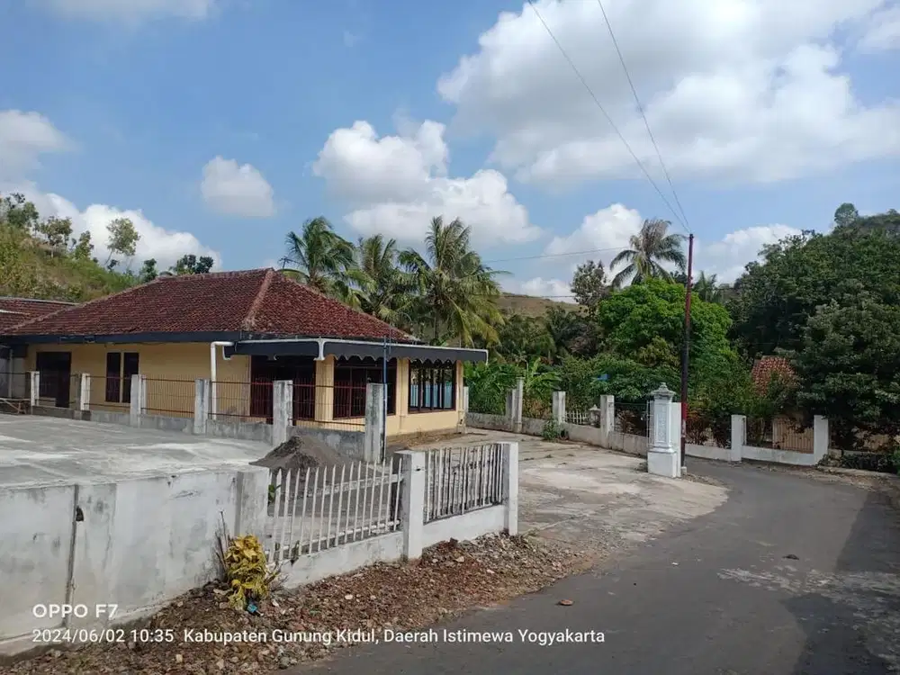 DIJUAL 2 RUMAH BERDAMPINGAN DALAM SATU PEKARANGAN SHM