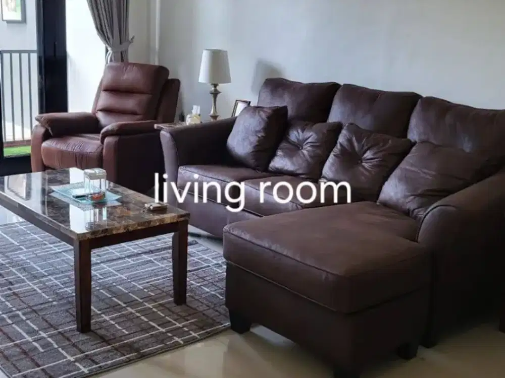 Dijual rumah 2 lantai semi villa Masih terawat baik dan siap huni