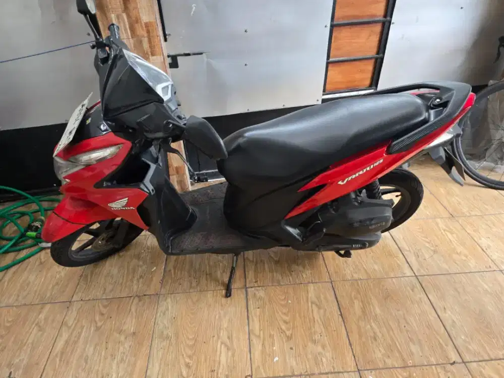 Jual cepat vario 125 merah,