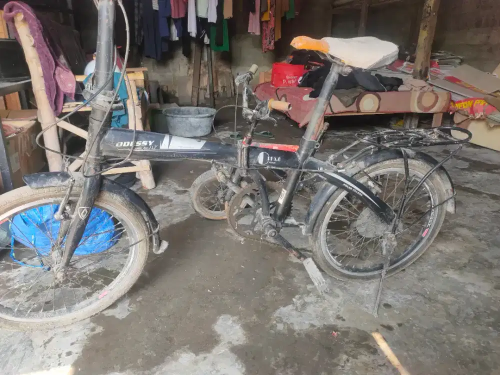 Sepeda lipat dan BMX kecil