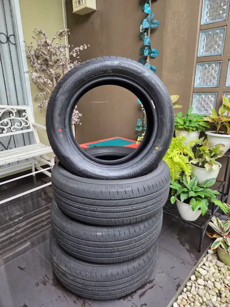 Bridgestone Turanza 6 Enliten 225/55/R18 (Like New)
