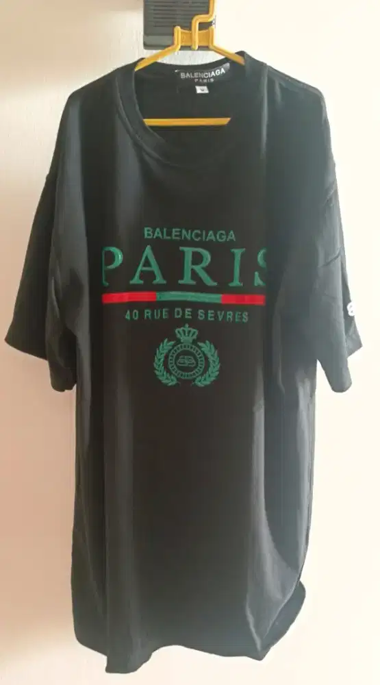 Kaos Balenciaga