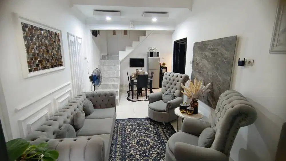 Di jual rumah 2,5 lantai fully furnish di catalina gading serpong