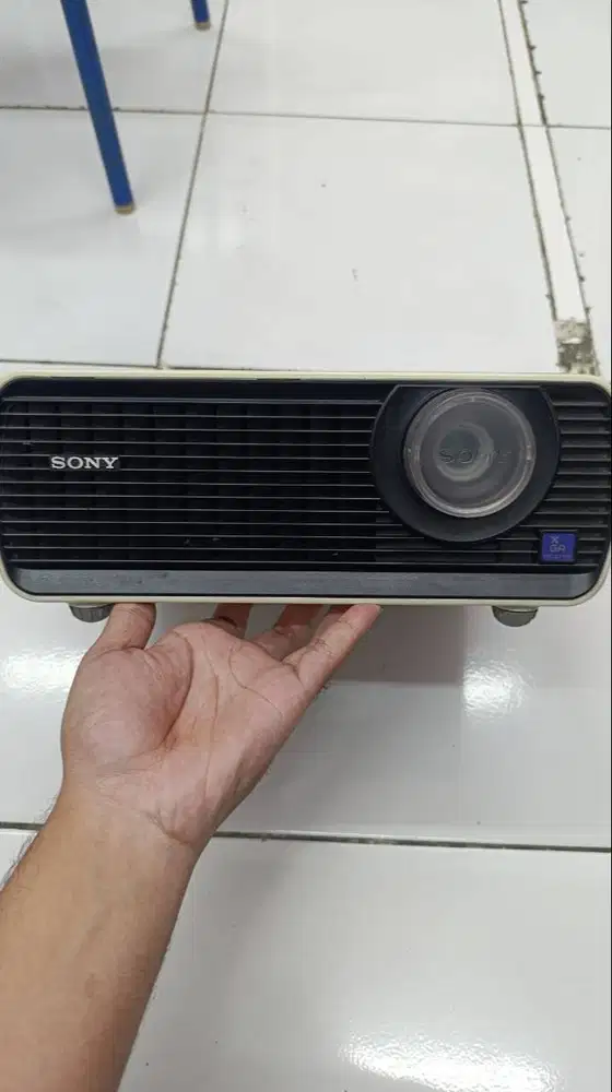 Proyektor Sony VPL-EX100 Bekas