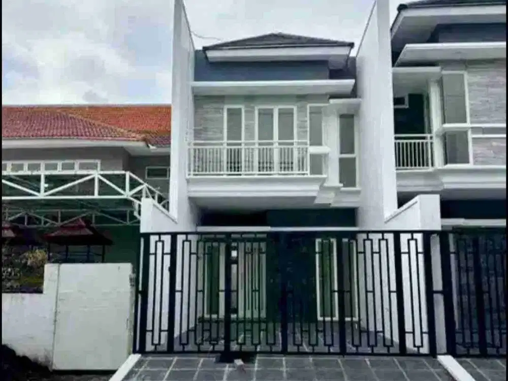 dijual rumah masih gresss di jemursari selatan, dekat jl A Yani, pusat tengah kota Surabaya, dekat mall Marina dan royal Surabaya