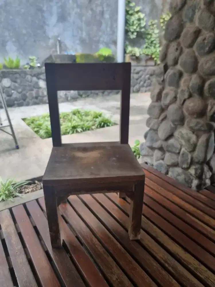 Kursi Anak dari Kayu