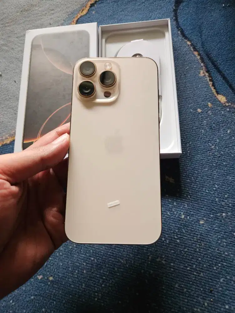 Iphone 16 pro max 512GB Fulset Resmi IBOx mulus ,bisa Tukar Tambah Hp