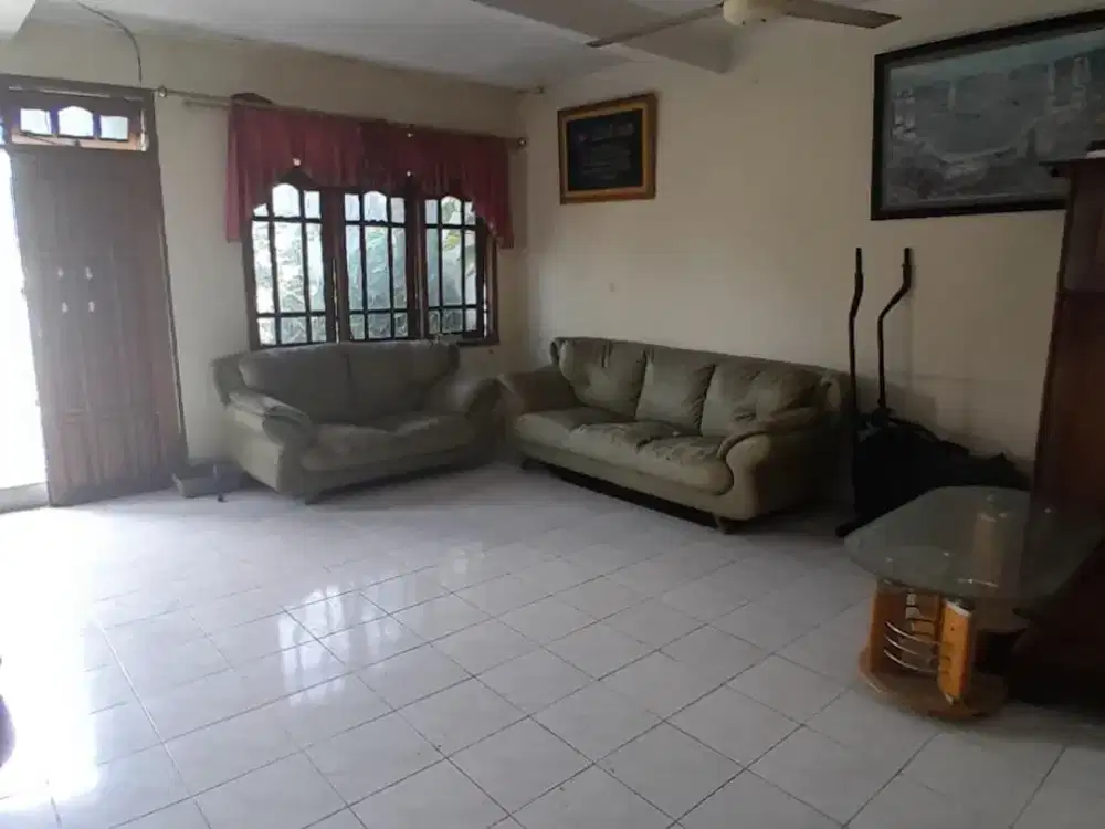 Disewakan Ruko 2 lantai di Jl Tembok Dukuh Surabaya Pusat