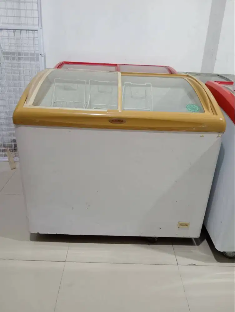 Freezer sleding bekas merk Aucma 260L normal mesin istimewa