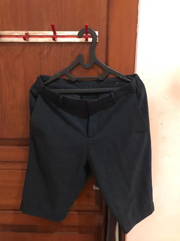 Celana pendek giordano