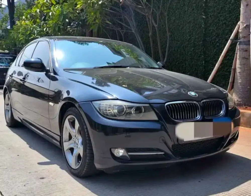 Bmw 320i Lci Lmtd tahun 2013 Like new km 60rb