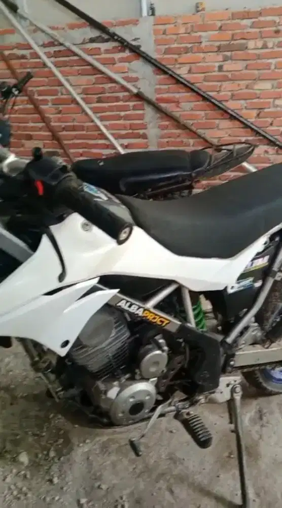 Dijual motor kawasaki KLX