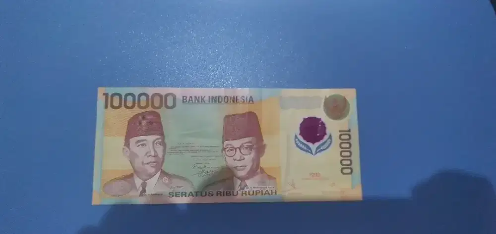 uang 100rb kuno minyak,ada 3 biji perbiji 150rb kalau 3 langsung 400rb