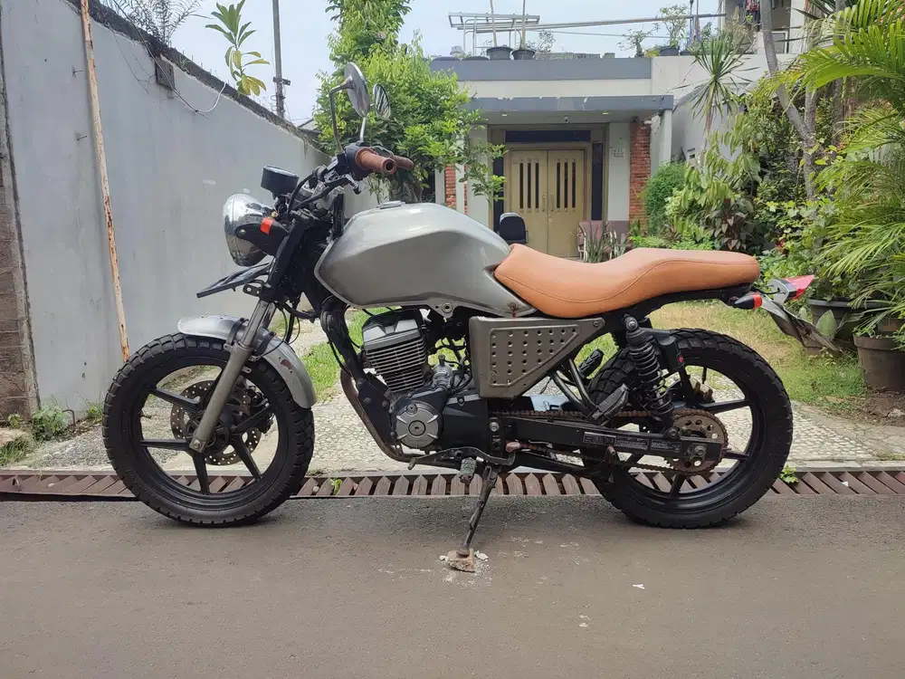 MOTOR CUSTOM CB VERZA TAHUN 2014