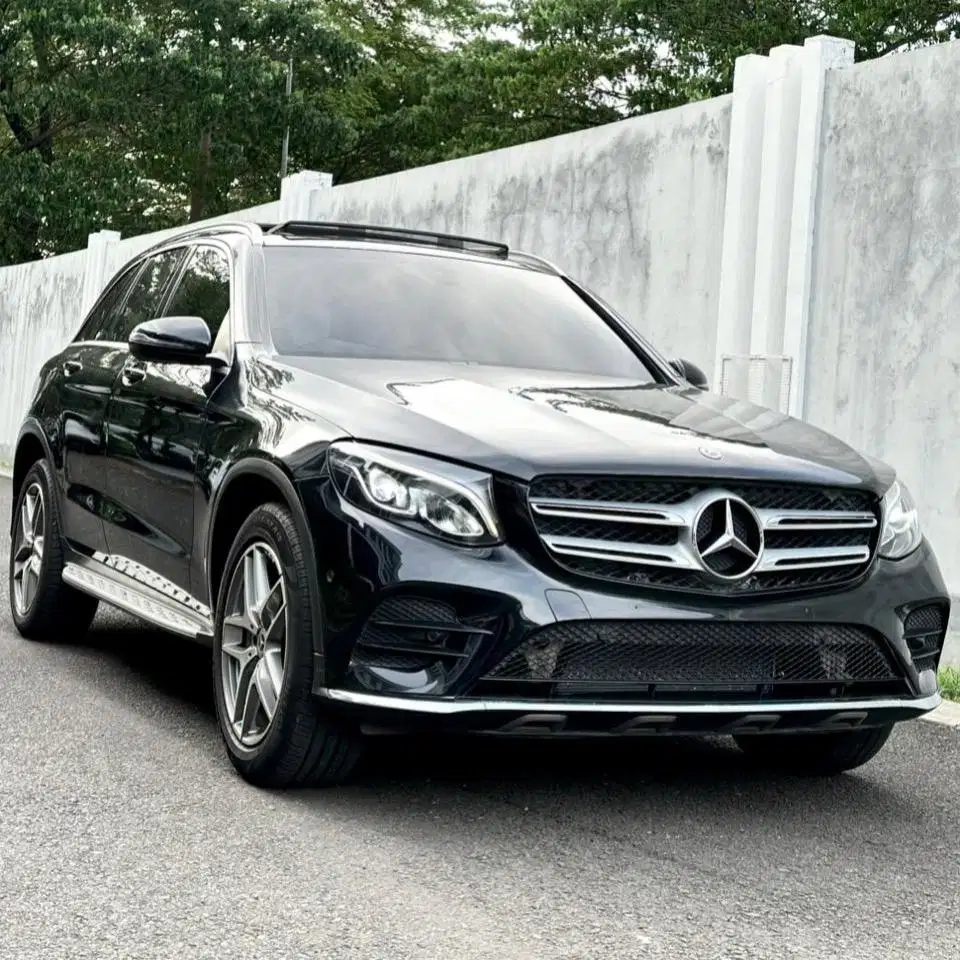 (CASH) Mercedes Benz GLC200 AMG 2018