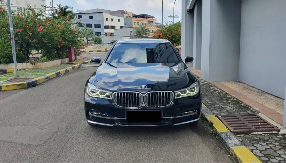 [ GARANSI 5TH ] BMW 740Li 740 Li G12 CKD AT Black On Brown 2017/2018