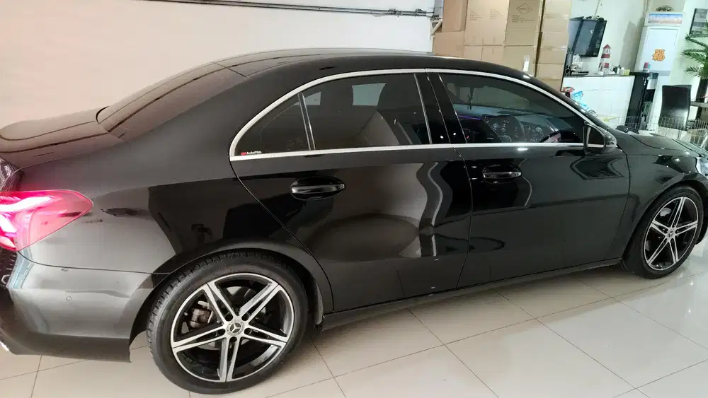 Mercedes-Benz A200 2021 Bensin