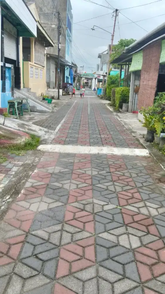 Dijual Tanah dekat UNS bonus bangunan L:87m