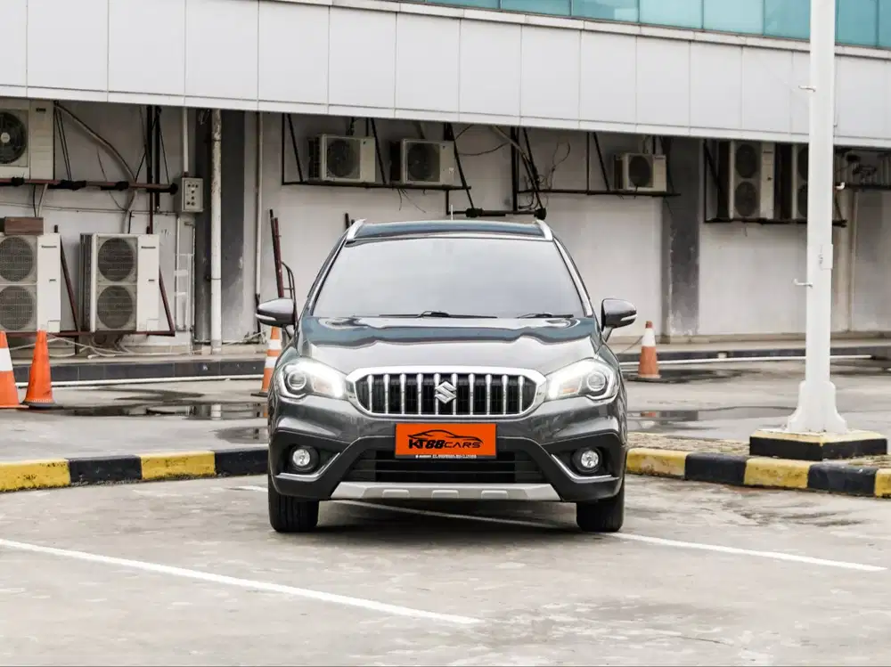 Suzuki SX4 Scross AT Abu abu Th 2023 (nik 2022) Ganjil