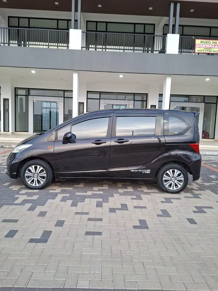 Honda Freed 2012 Bensin