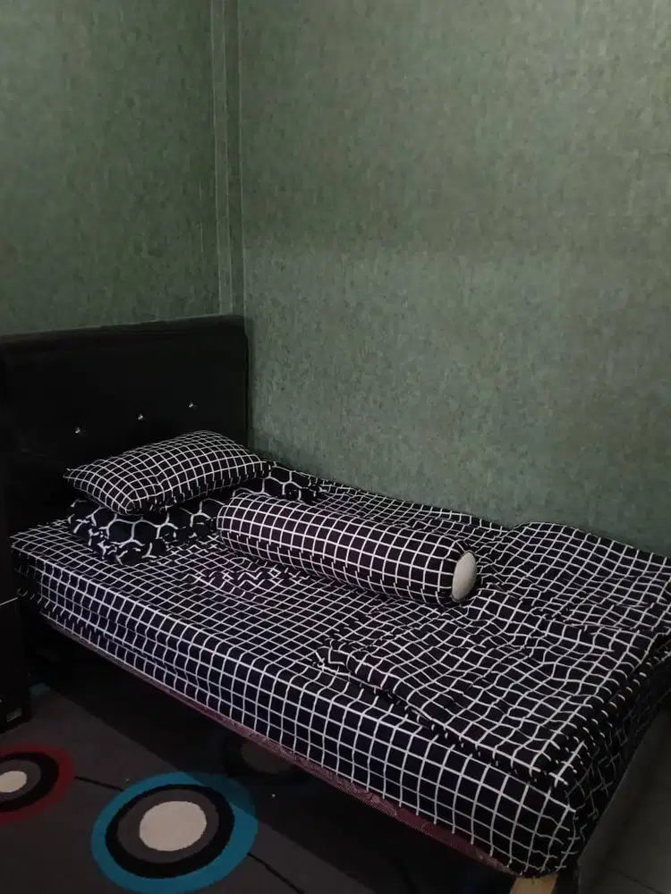 Kasur Spring Bed Pemakaian 1,5 Tahun Mulus, Bersih