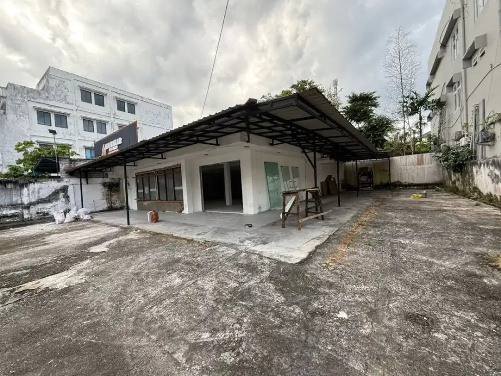 Disewakan Ruko Pinggir Jalan Sudirman Cocok Buat Resto/BUTIK/Kantor/Tempat usaha  – RK