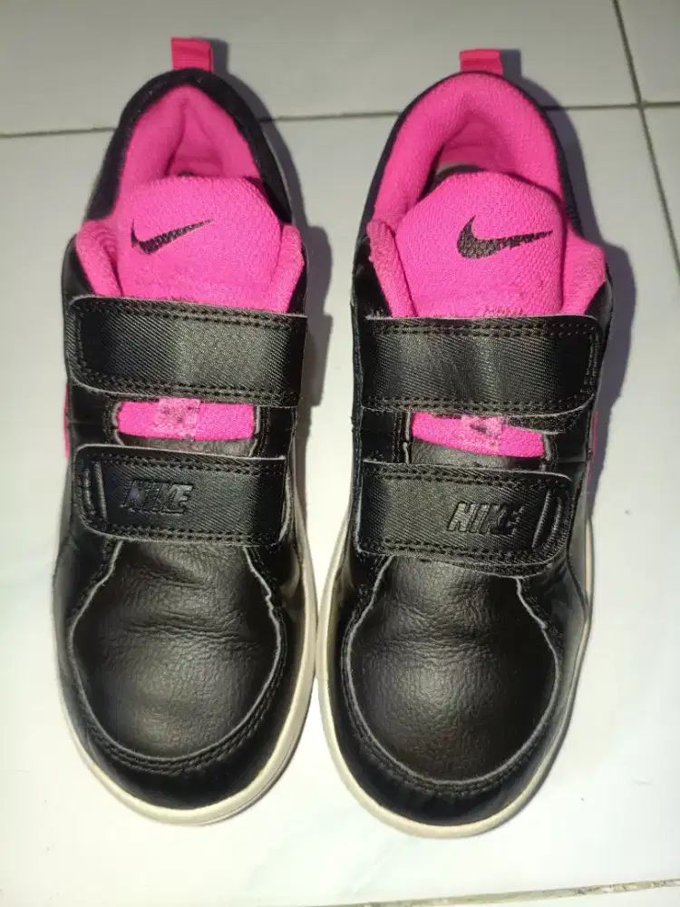 Sepatu anak perempuan nike original size 33,5 insole 21cm