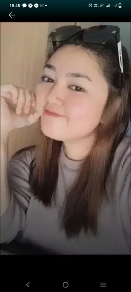 art merangkap asisten pribadi