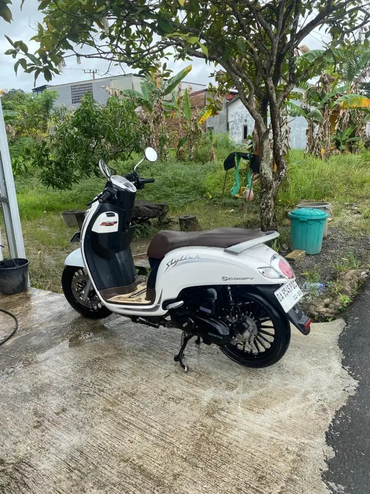 For sale scoopy 2019 pemakaian 2020 ss lengkap pajak plat hidup