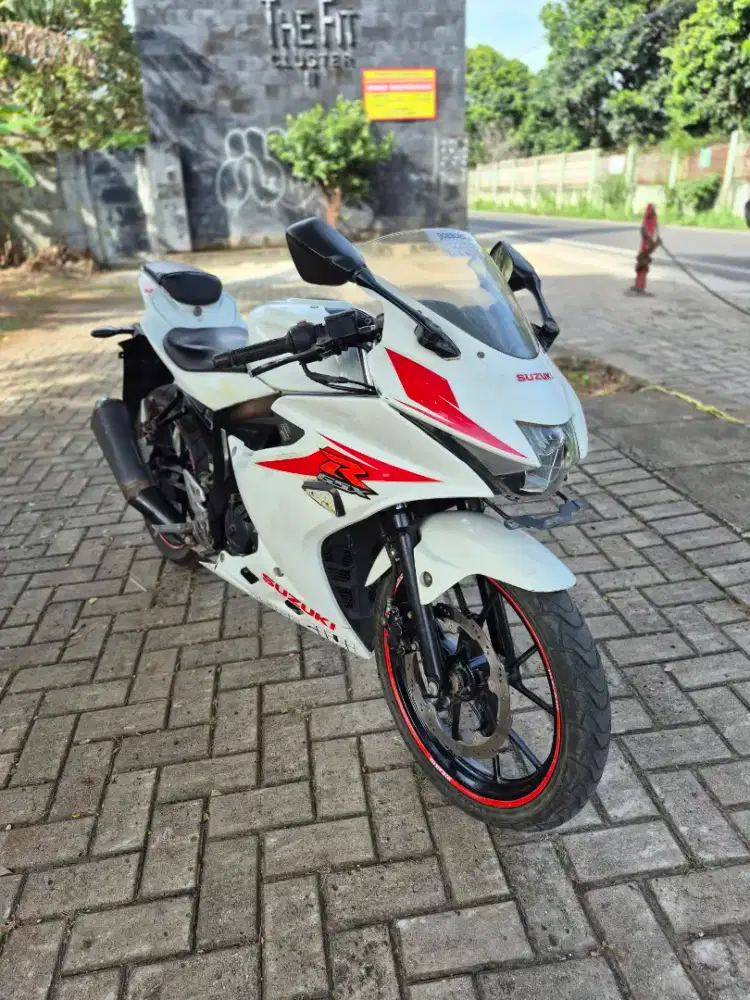 Dijual Suzuki GSX 150R keyles tahun 2017