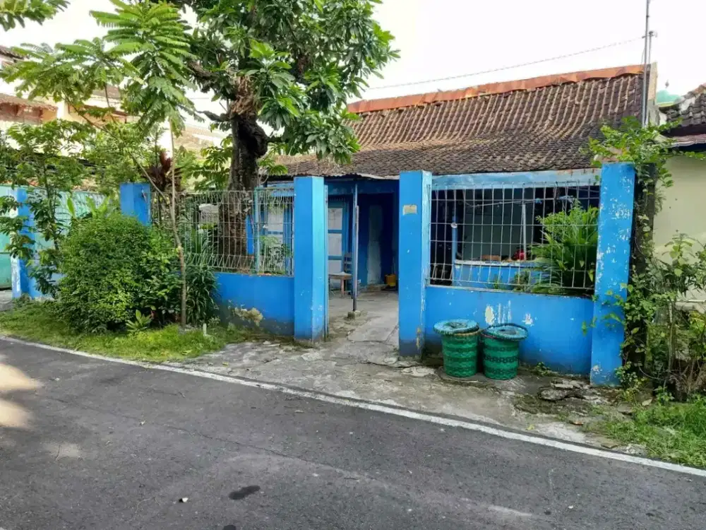 Dijual Tanah bonus bangunan Kadipiro L:178m