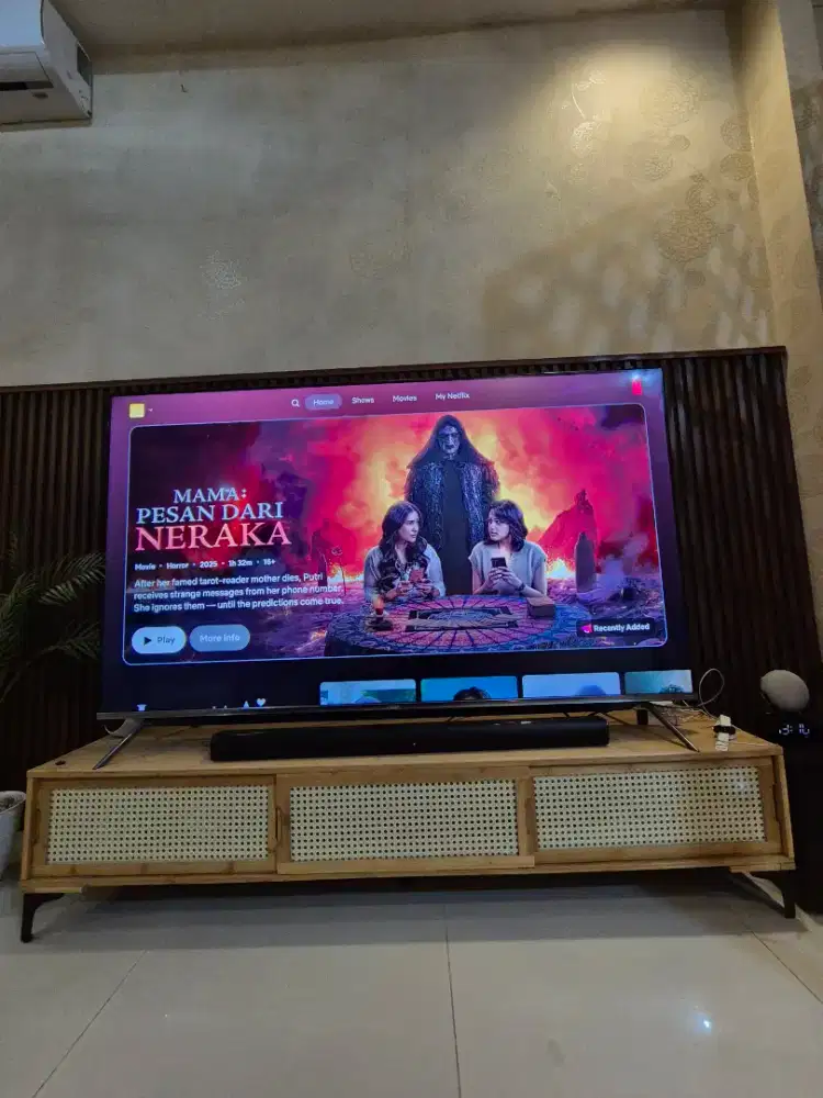 TV 65 inch Aqua Japan