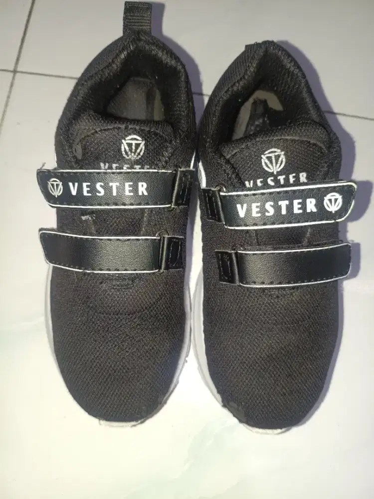 Sepatu anak sekolah vester size 31 insole 19,5cm