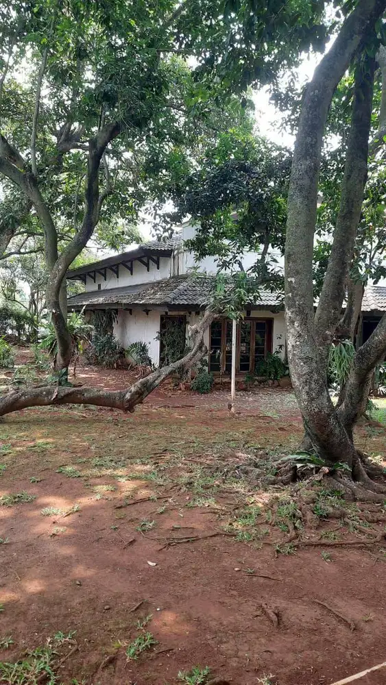 Rumah dengan Swimming Pool di Pondok Pinang Jaksel LR-17740