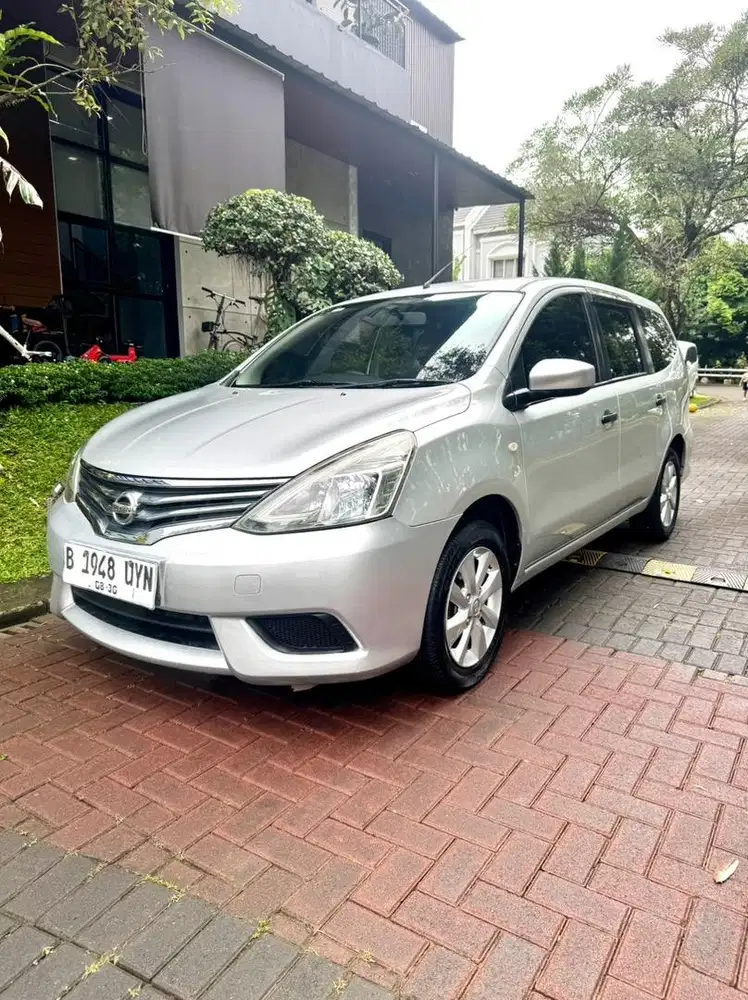 Nissan Grand Livina SV 1.5 Low KM