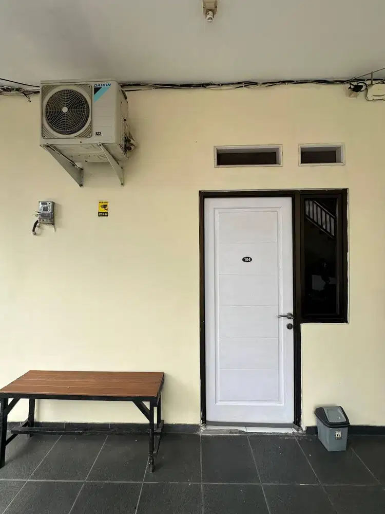 Kost Fasilitas Ekskulsif dgn harga terjangkau Bekasi ada area parkir