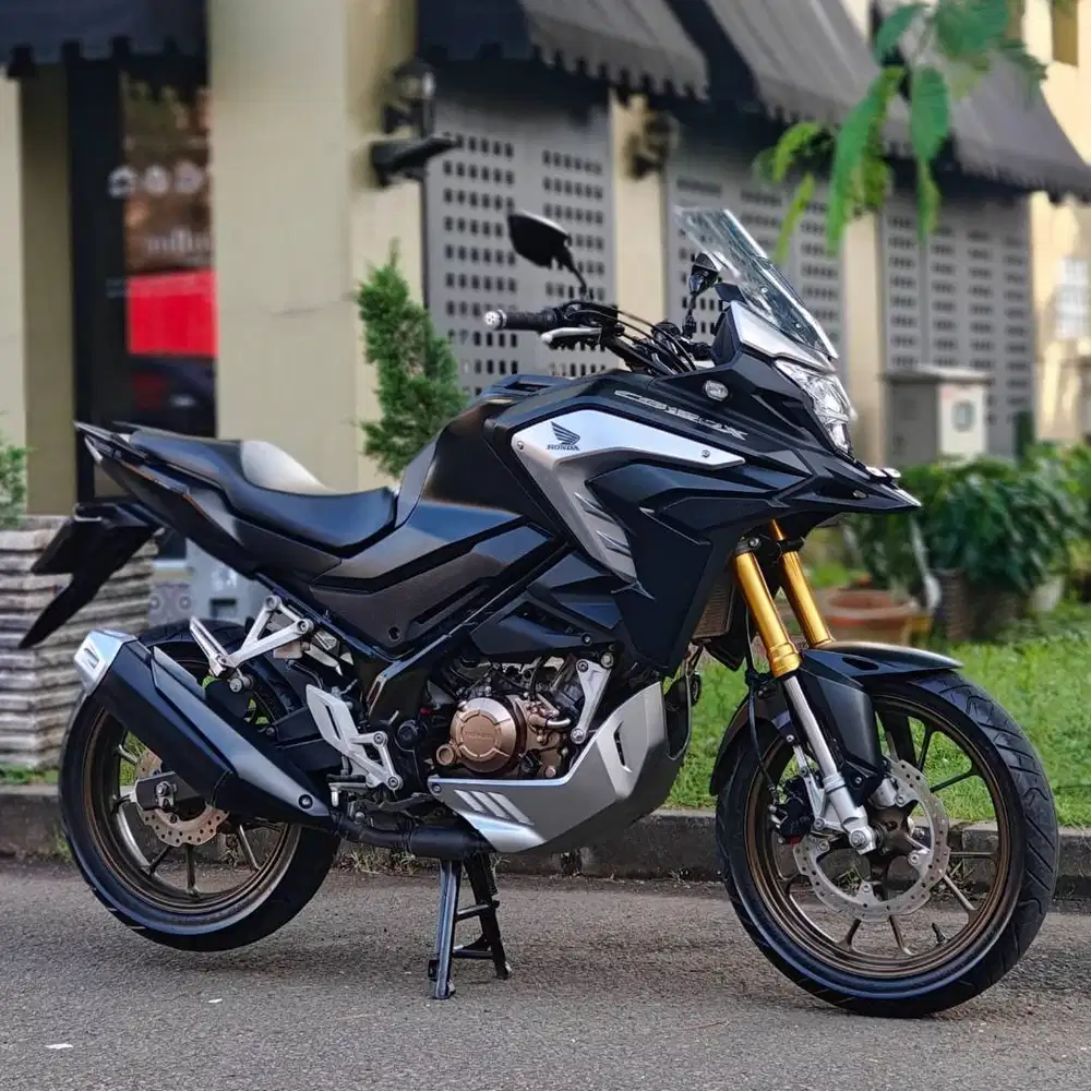 HONDA CB 150X 2023 HITAM SILVER KM 7K PAJAK ON SUPER GRESS