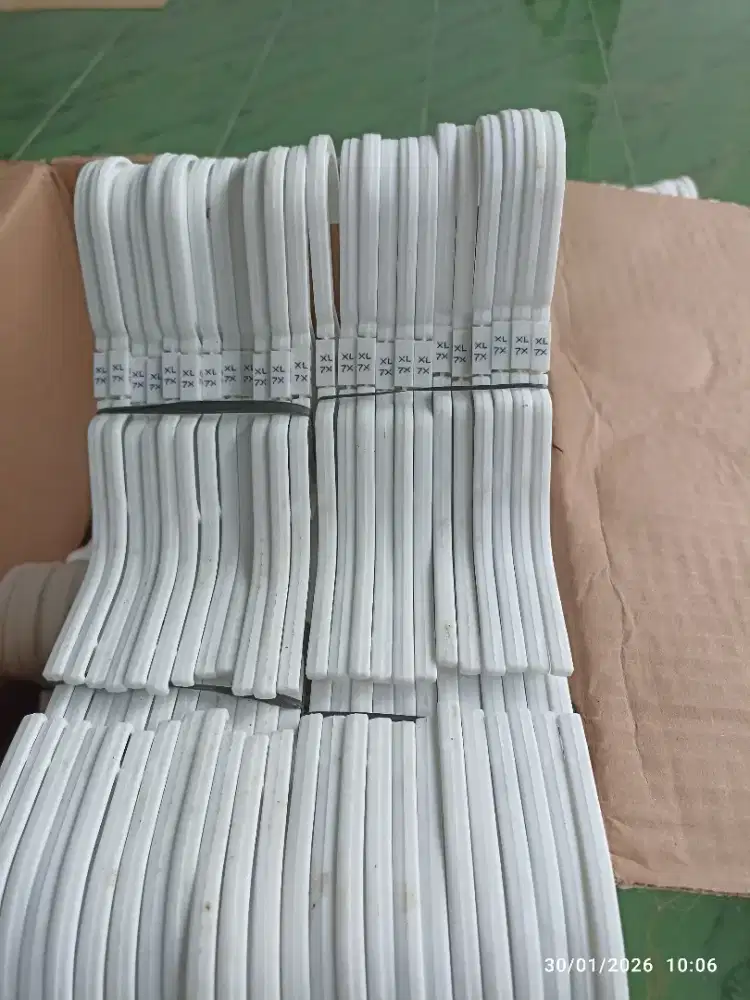 Hanger/Gantungan Baju untuk dewasa