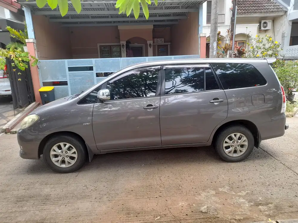 Toyota Kijang Innova 2008 Bensin