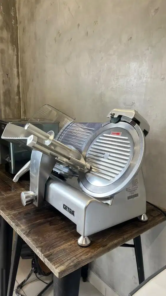 Getra Meat Slicer Semi Automatic 300ES/B-12/300ESB12