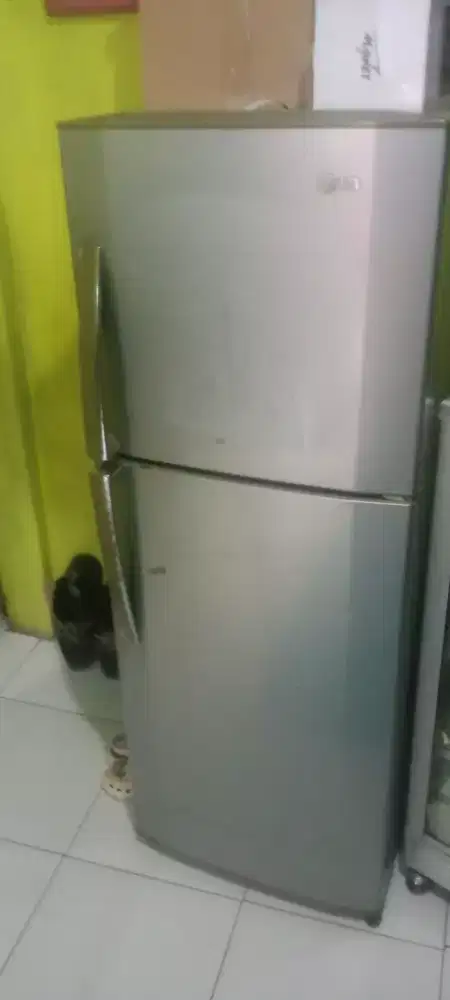 Kulkas LG 2 pintu