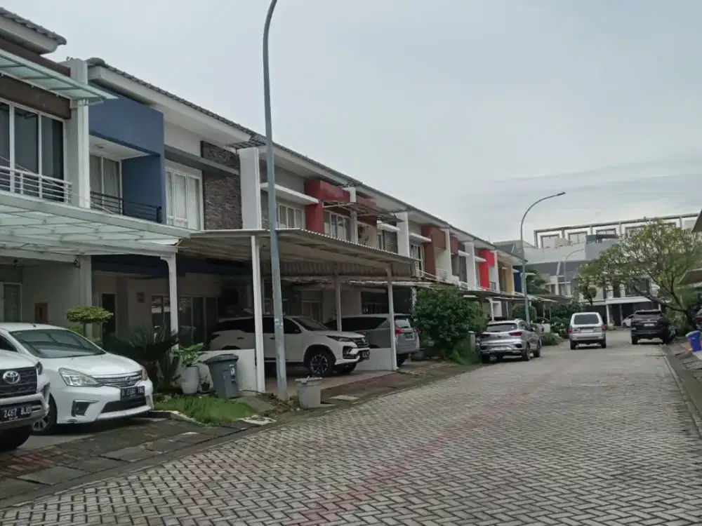 DISEWAKAN CEPAT RUMAH DI GOLF  LAKE