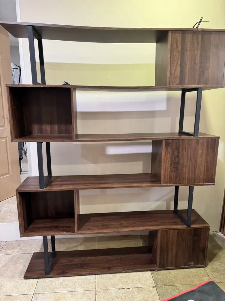 Jual rak  atau partisi ruangan, rak buku