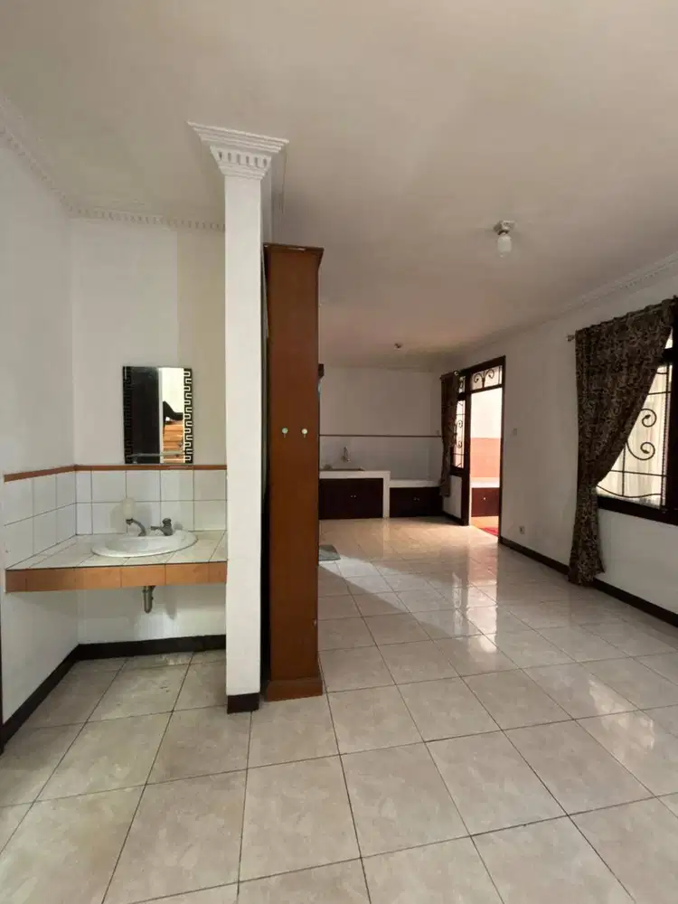 Dijual Rumah di Kota Baru Parahyangan Nyaman Terawat